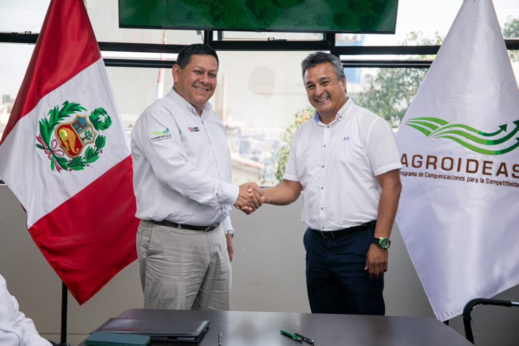 Foto de JUNPALMA PERÚ firma convenio con AGROIDEAS para fortalecer las formas asociativas de productores agrarios